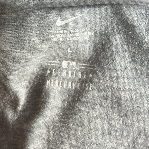 Nike Boston Red Sox Short Sleeve Grey Tee Shirt - Picture 4 of 5